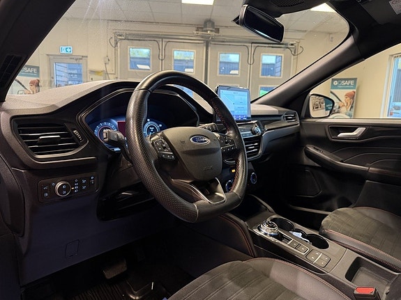 Ford Kuga 7 of 30