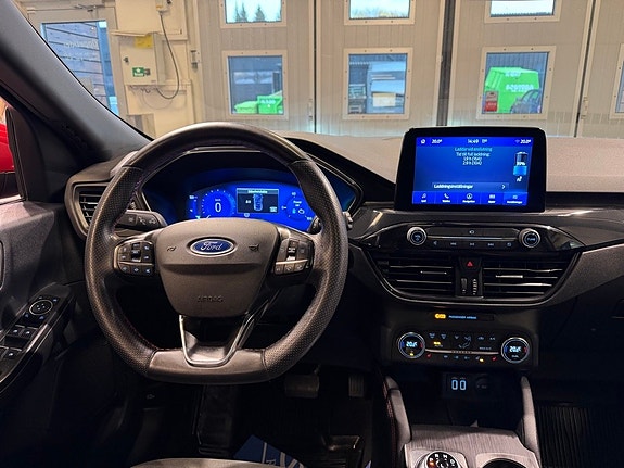 Ford Kuga 8 of 30