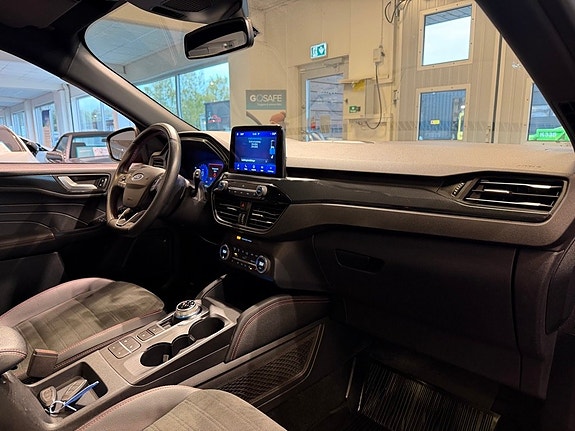 Ford Kuga 9 of 30