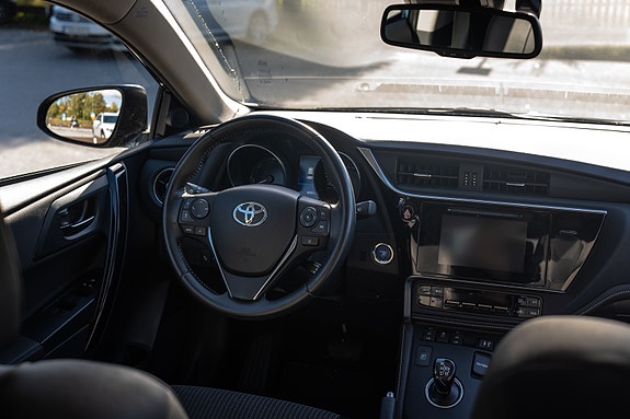 Toyota Auris 7 of 20