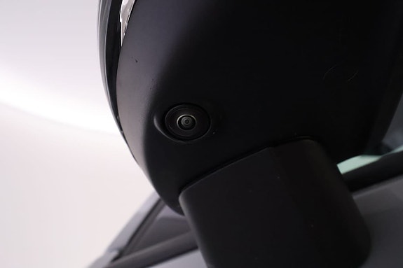 Volvo EX40 15 of 17