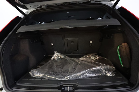 Volvo EX40 13 of 17