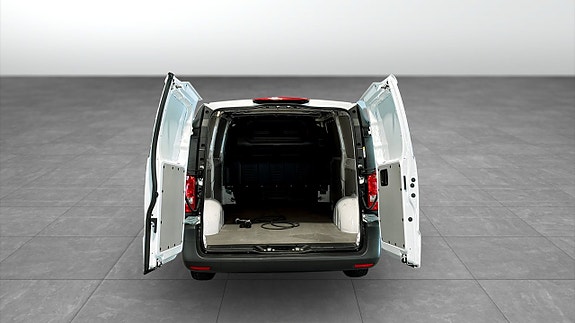 Mercedes-Benz eVito 111 10 of 11