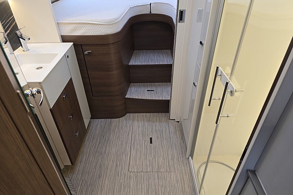 Bürstner Elegance 910 MB 170 Aut, EP Hydraliska, AC i bodel, 2xLitium, Solcell, Drag 20 of 30