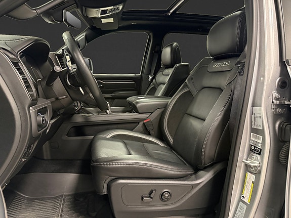 Dodge RAM 1500 8 of 23