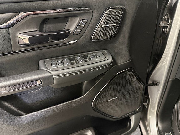 Dodge RAM 1500 9 of 23
