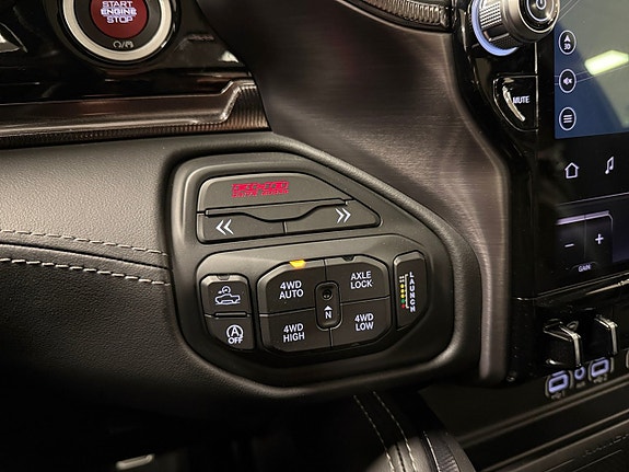 Dodge RAM 1500 15 of 23