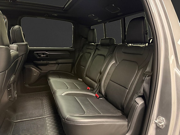 Dodge RAM 1500 10 of 23