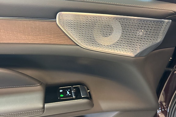 Volvo ES90 23 of 30