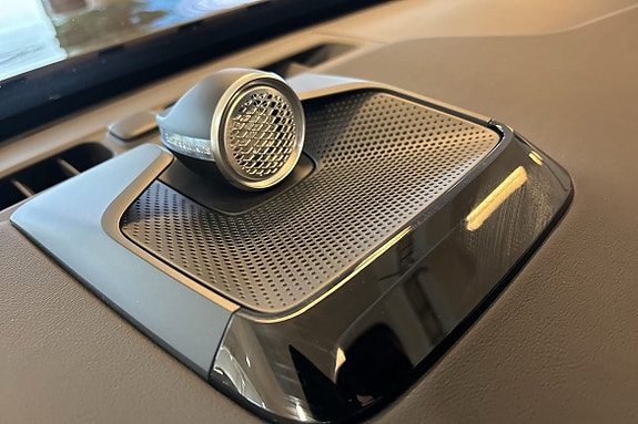 Volvo ES90 15 of 30