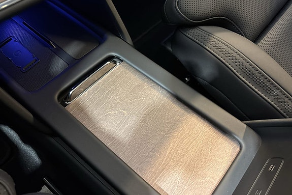Volvo ES90 19 of 30