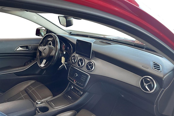 Mercedes-Benz GLA 220 d 9 of 10