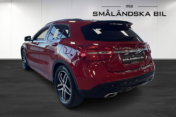 Mercedes-Benz GLA 220 d 3 of 10