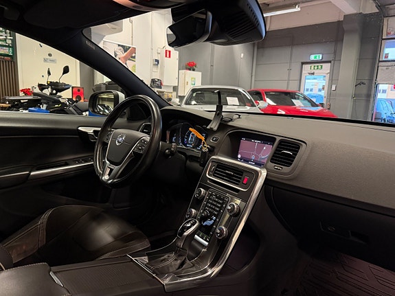 Volvo V60 22 of 25