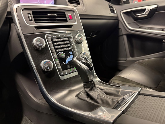 Volvo V60 16 of 25