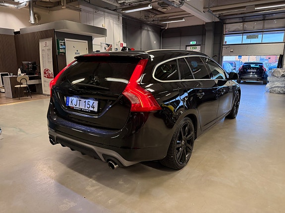 Volvo V60 5 of 25