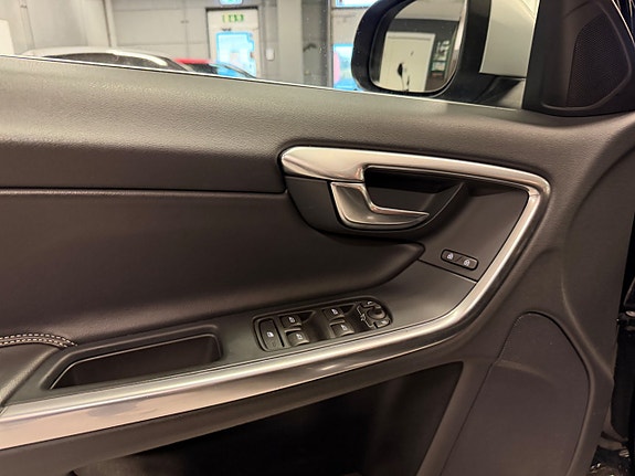 Volvo V60 9 of 25