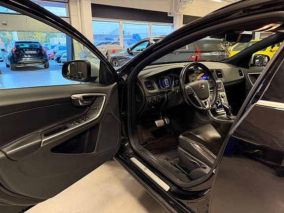 Volvo V60 8 of 25
