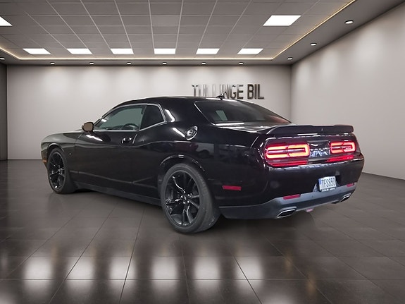 Dodge Challenger 3 of 18