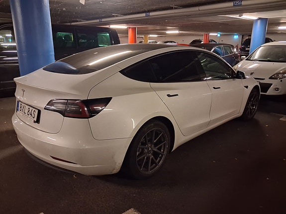 Tesla Model 3 3 of 7