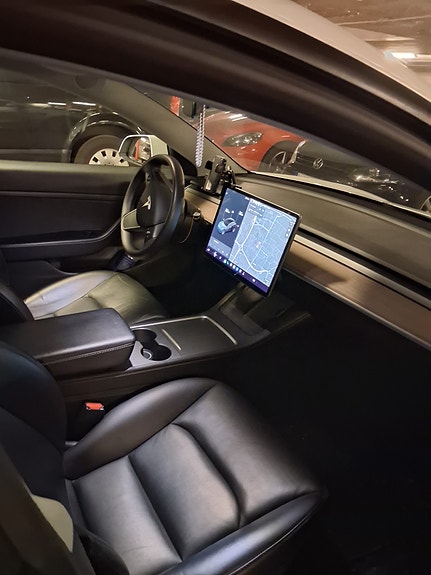 Tesla Model 3 6 of 7