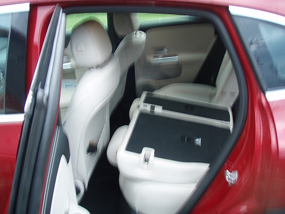 Mercedes-Benz GLA 200 6 of 9
