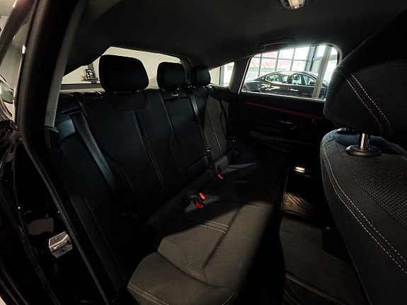 BMW 320 14 of 18