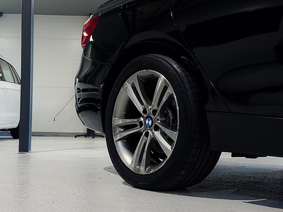 BMW 320 6 of 18