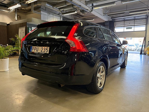 Volvo V60 7 of 26