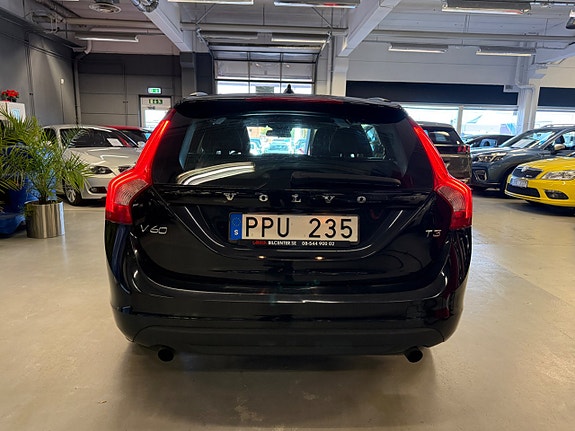 Volvo V60 8 of 26