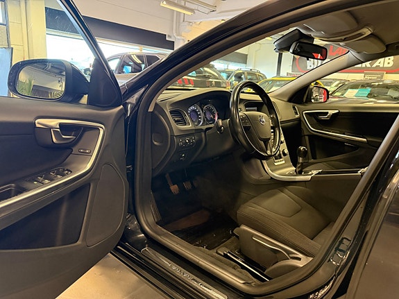 Volvo V60 17 of 26