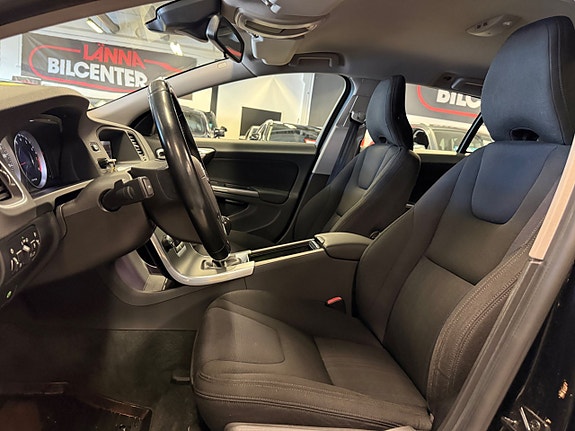 Volvo V60 15 of 26