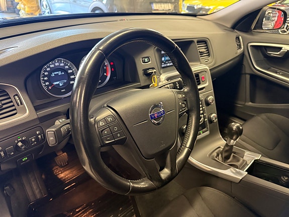 Volvo V60 13 of 26