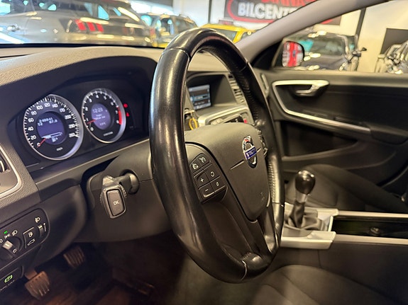 Volvo V60 16 of 26