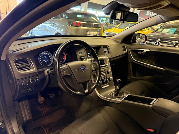 Volvo V60 12 of 26