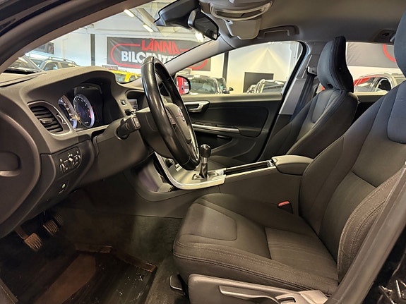 Volvo V60 14 of 26