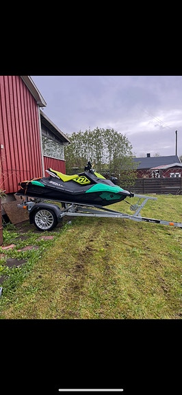 Seadoo Spark Trixx 2019 2 of 3
