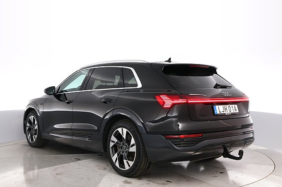 Audi Q8 e-tron 4 of 27