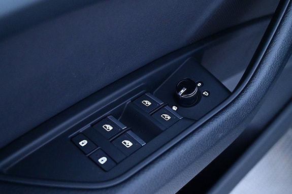 Audi Q8 e-tron 11 of 27