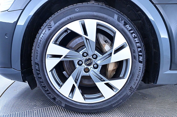 Audi Q8 e-tron 27 of 27