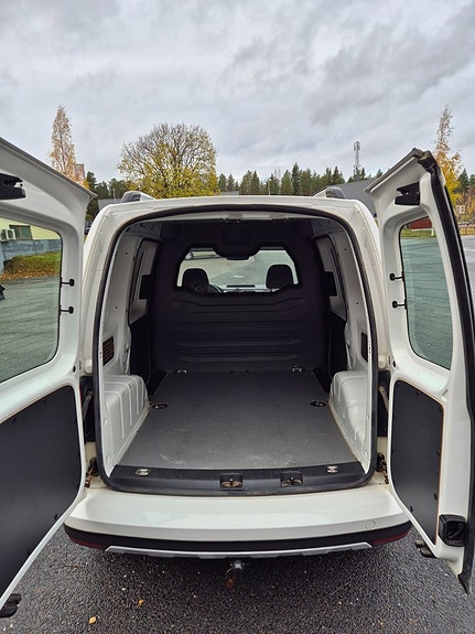 Volkswagen Caddy Alltrack 7 of 7