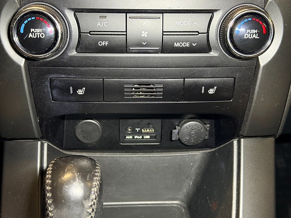 Kia Sorento 16 of 24