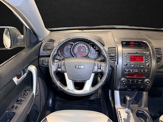 Kia Sorento 12 of 24