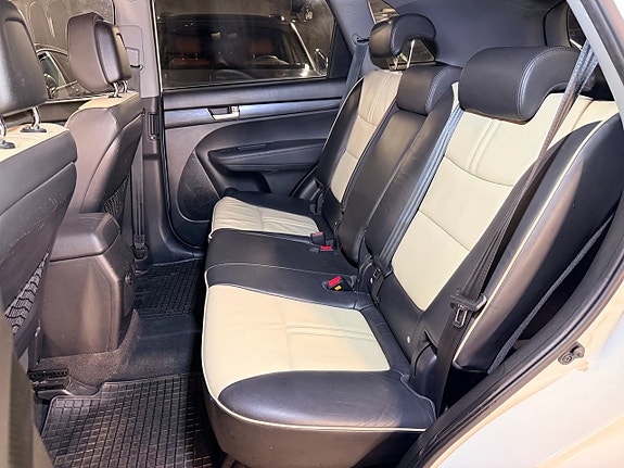 Kia Sorento 21 of 24