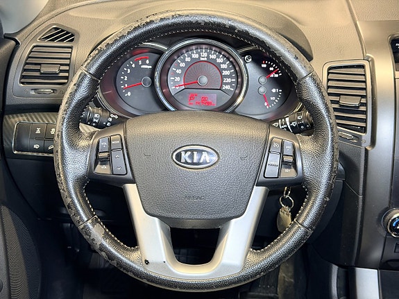 Kia Sorento 13 of 24