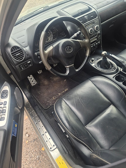 Lexus IS200 5 of 5