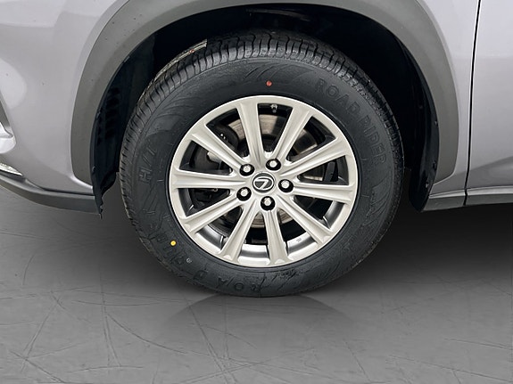 Lexus NX300h 29 of 30
