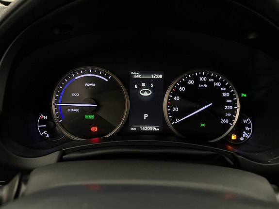 Lexus NX300h 17 of 30