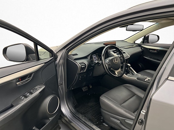 Lexus NX300h 10 of 30