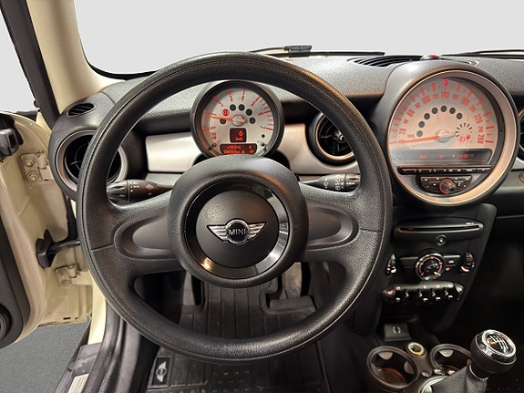 MINI Cooper D 12 of 17
